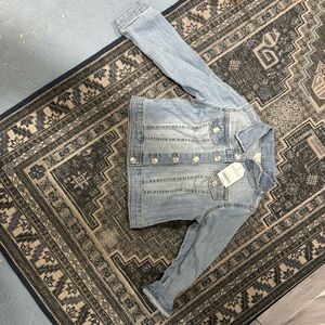 Crazy 8 4T jean jacket. Q1